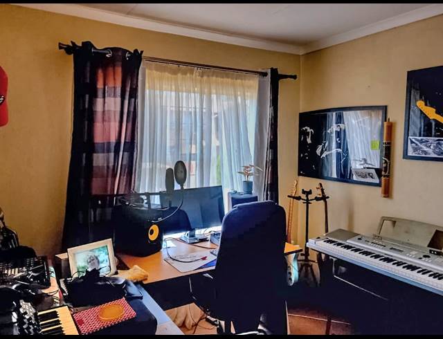 2 BEDROOM APARTMENT FOR SALE IN HONEYPARK